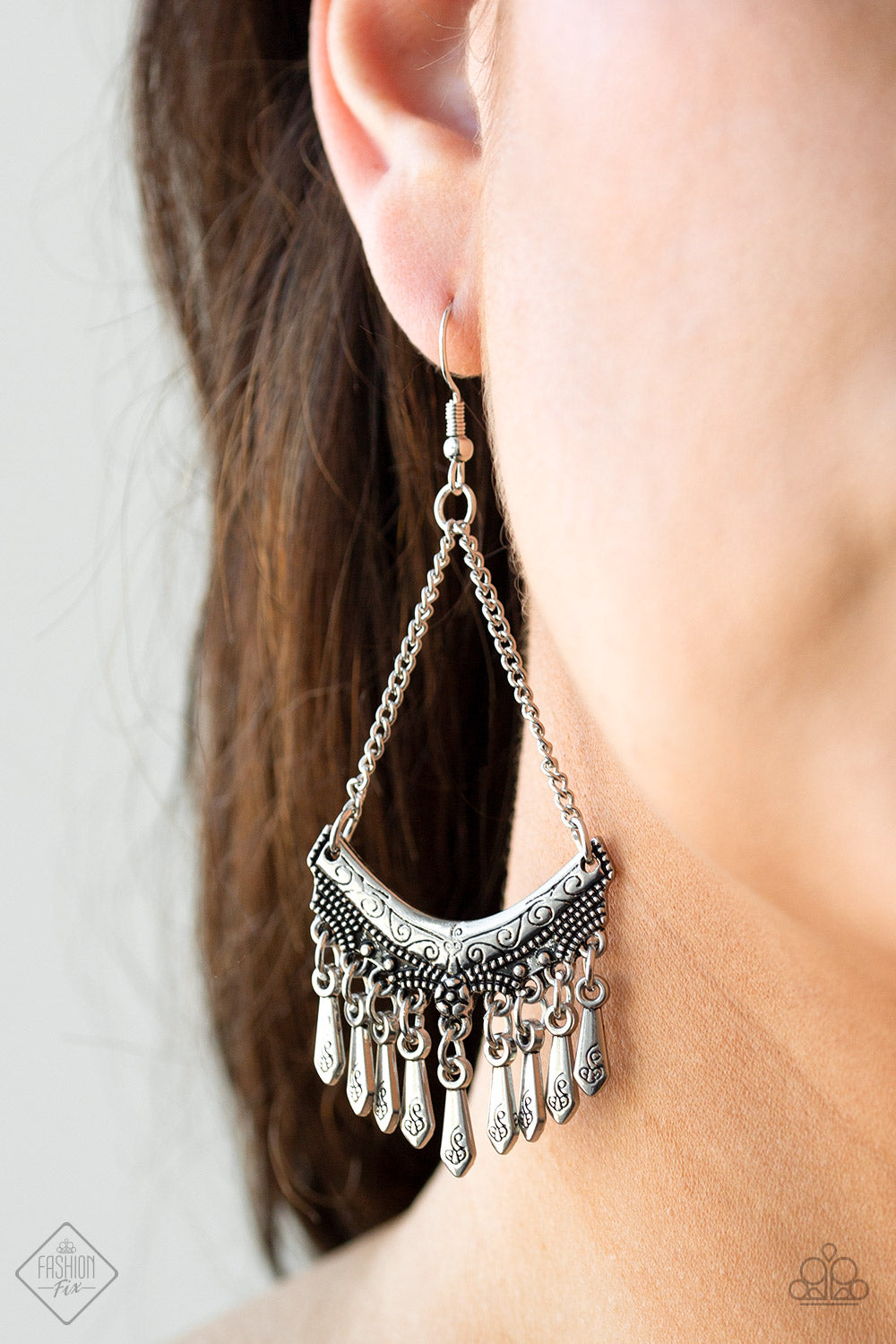 Paparazzi ♥ In ROGUE - Silver ♥ Earrings
