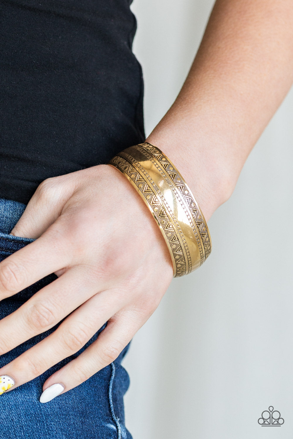 Paparazzi ♥ Desert Peaks - Gold ♥ Bracelet