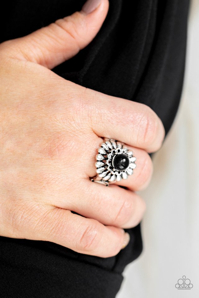 Paparazzi ♥ Poppy Pep - Black ♥ Ring