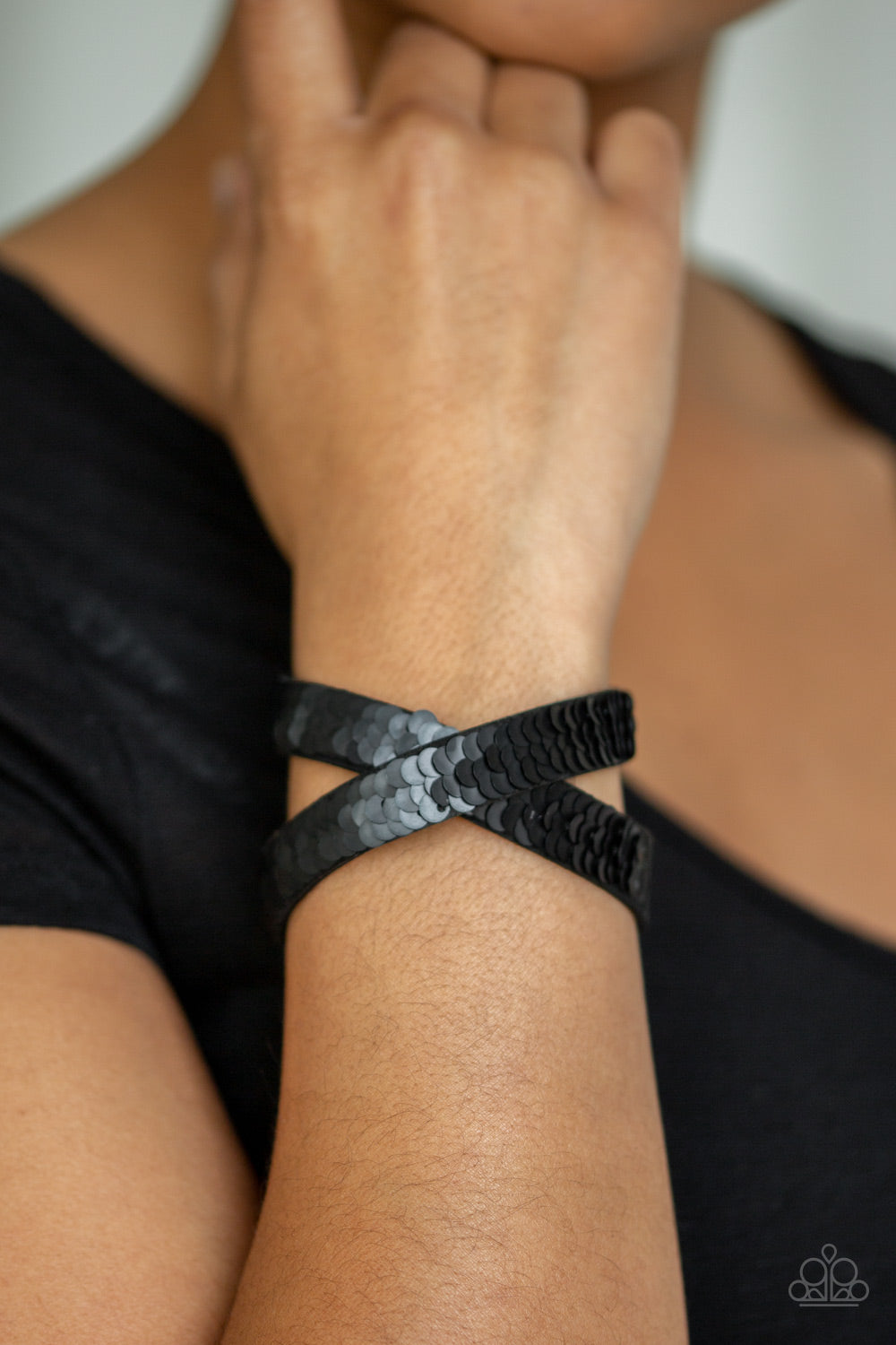 Paparazzi ♥ Under The SEQUINS - Gold ♥ Bracelet