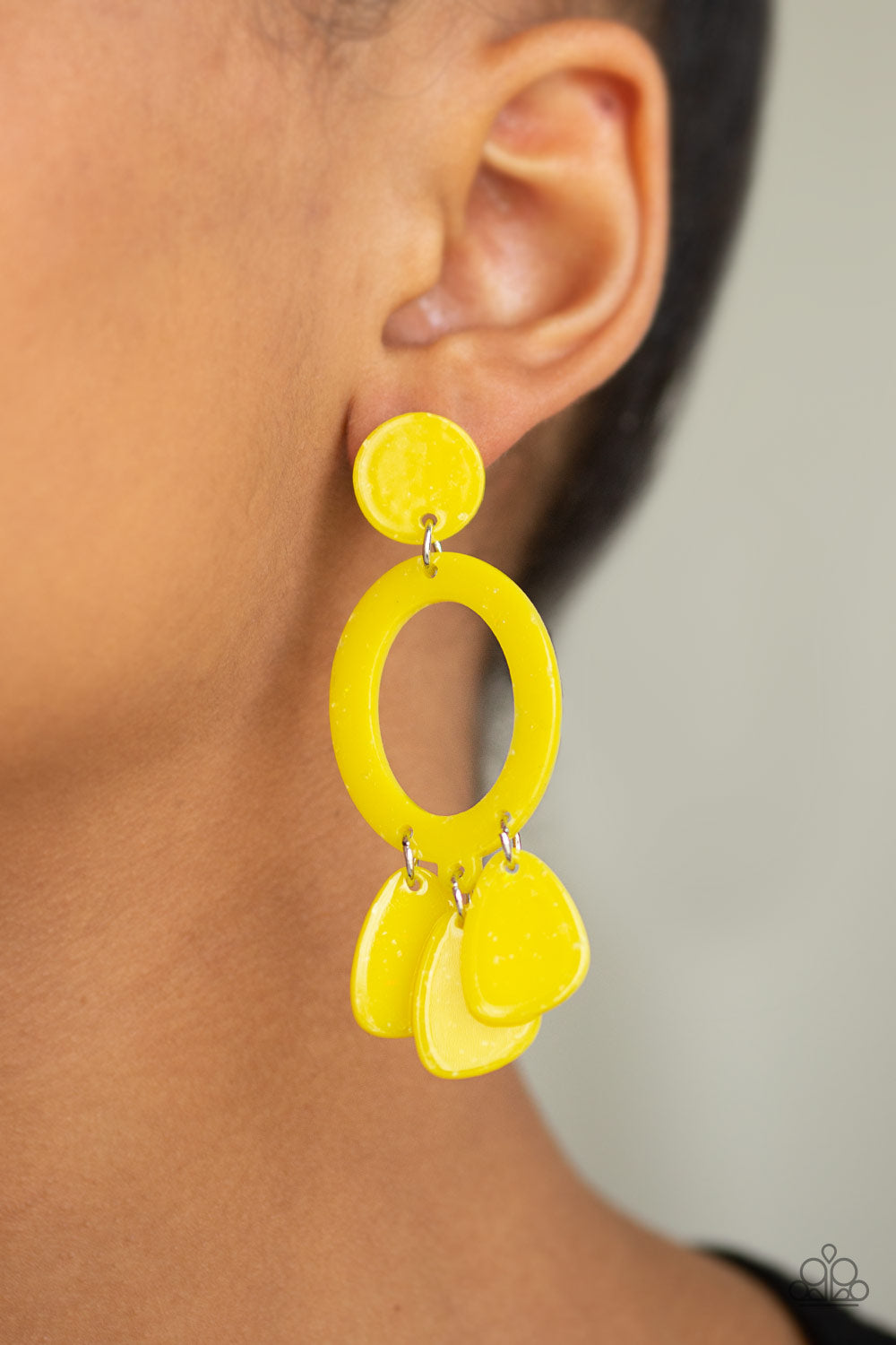 Paparazzi ♥ Sparkling Shores - Yellow ♥ Post Earrings