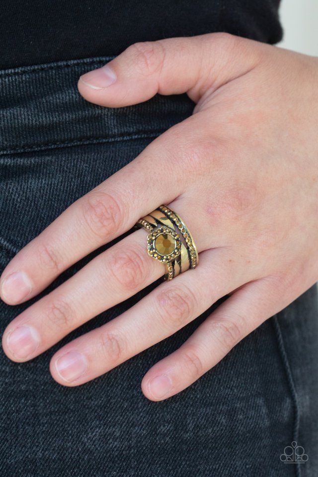 Paparazzi ♥ Modern Maven - Brass ♥ Ring