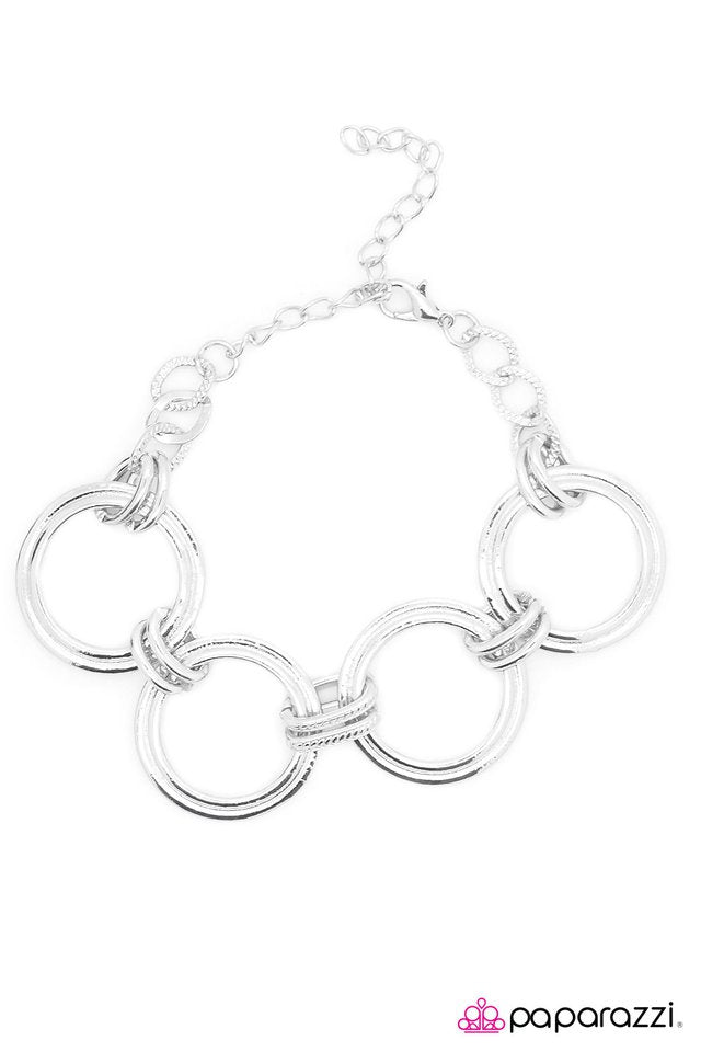Paparazzi ♥ A Dead Ringer - Silver ♥ Bracelet