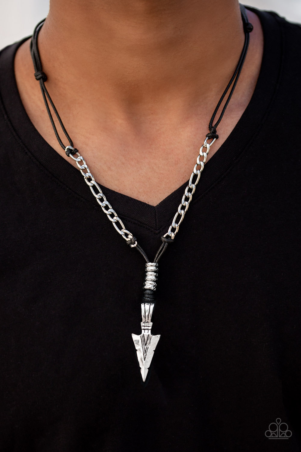 Paparazzi ♥ Keep Your ARROWHEAD Up - Black ♥ Necklace