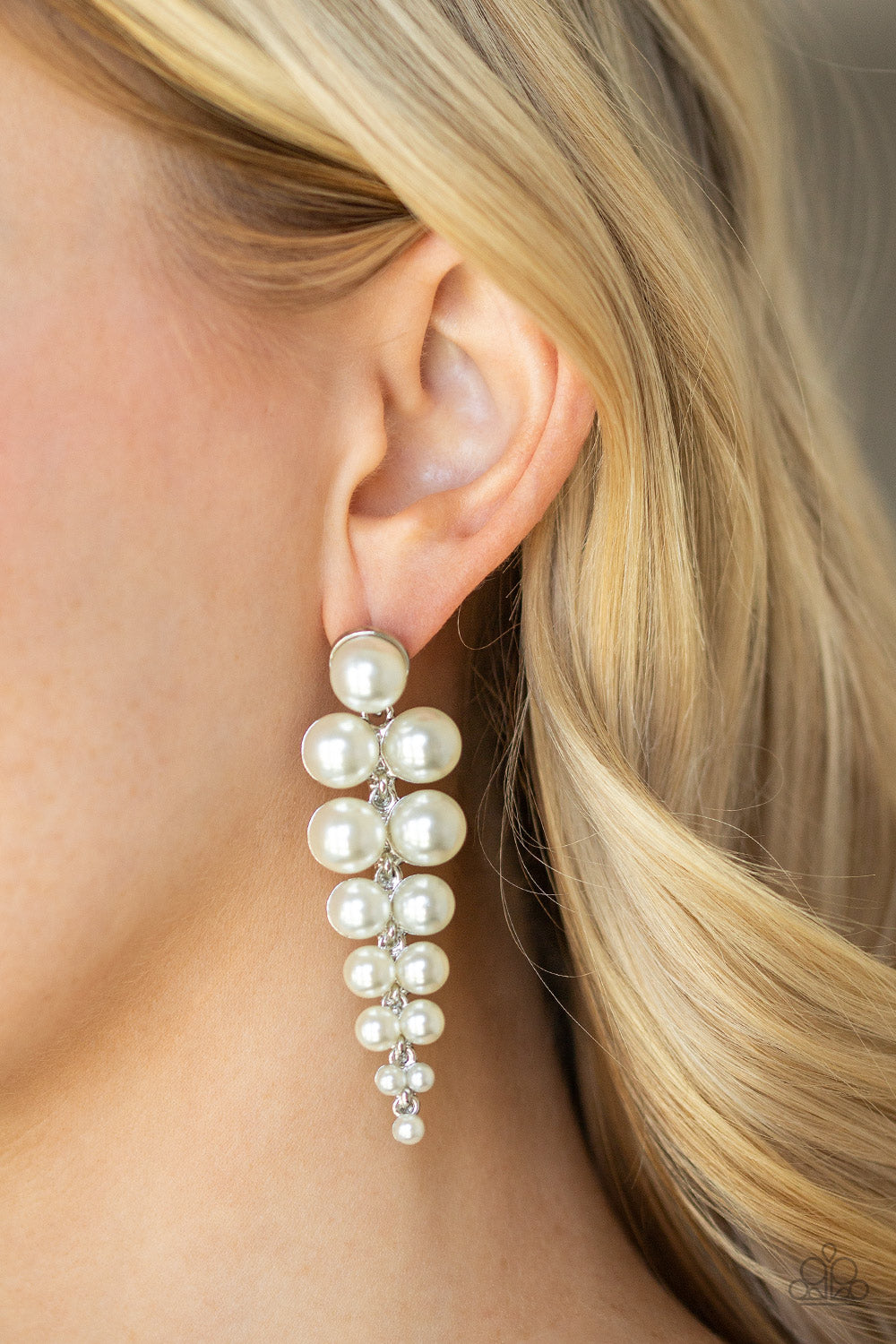 Paparazzi ♥ Totally Tribeca - White ♥ Post Earrings