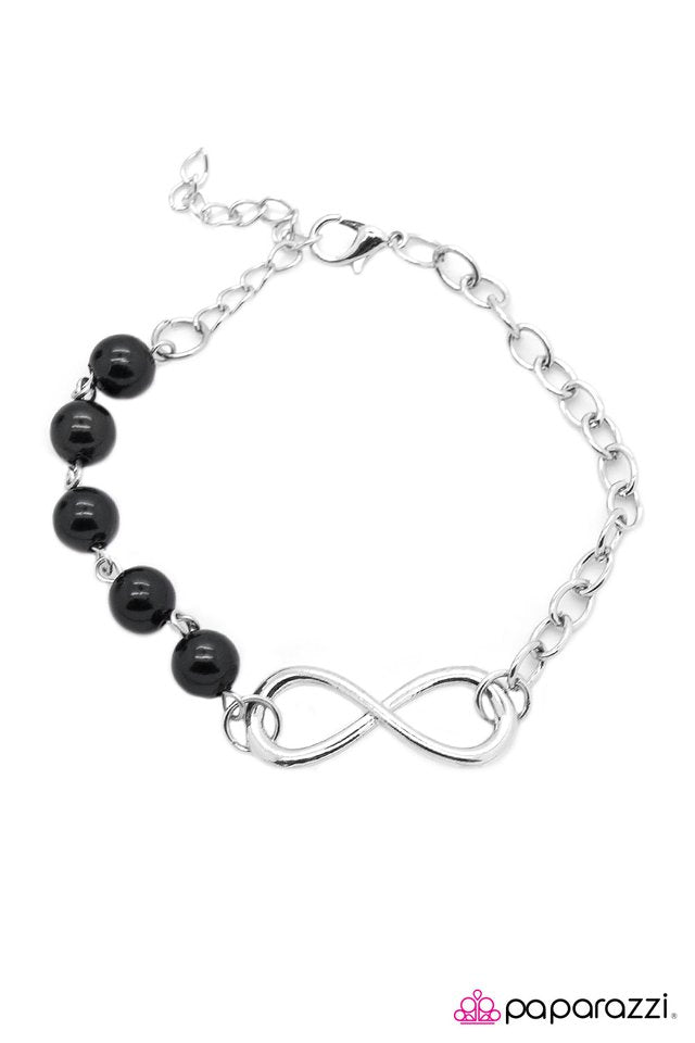 Paparazzi ♥ A Sweet Infinity - Black ♥ Bracelet
