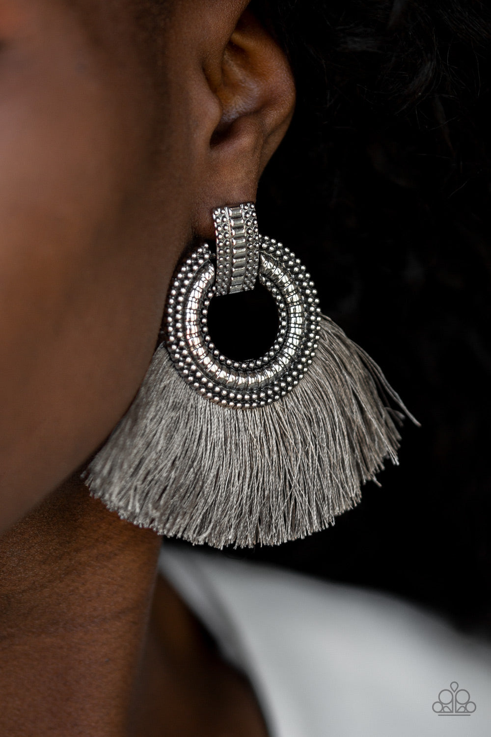 Paparazzi ♥ I Am Spartacus - Silver ♥ Post Earrings