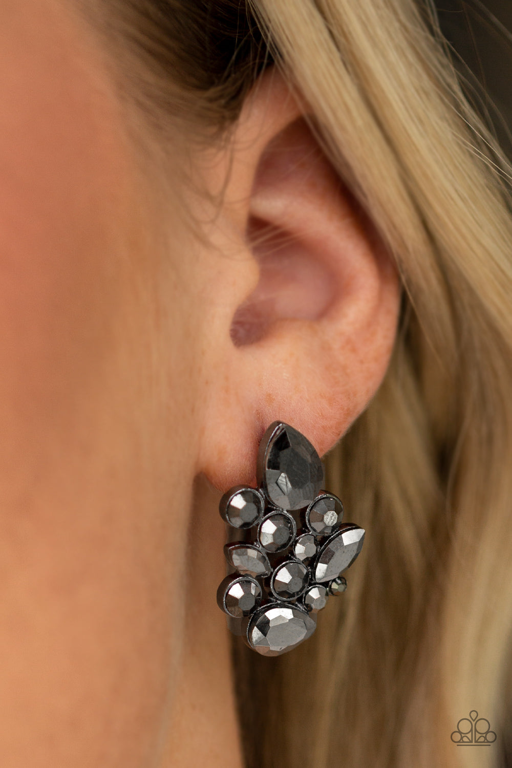 Paparazzi ♥ Galaxy Glimmer - Black ♥ Post Earrings