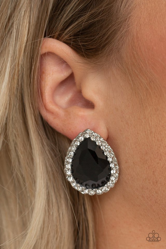 Paparazzi ♥ Dare To Shine - Black ♥ Post Earrings