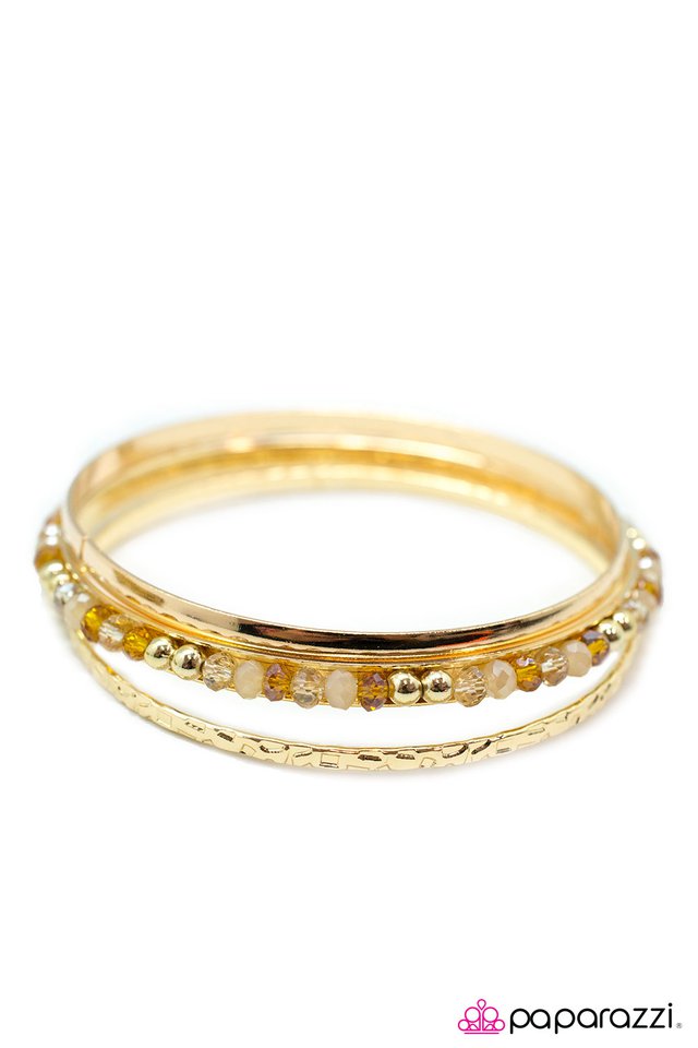 Paparazzi ♥ What All the Fuss Is About - Gold ♥ Bracelet