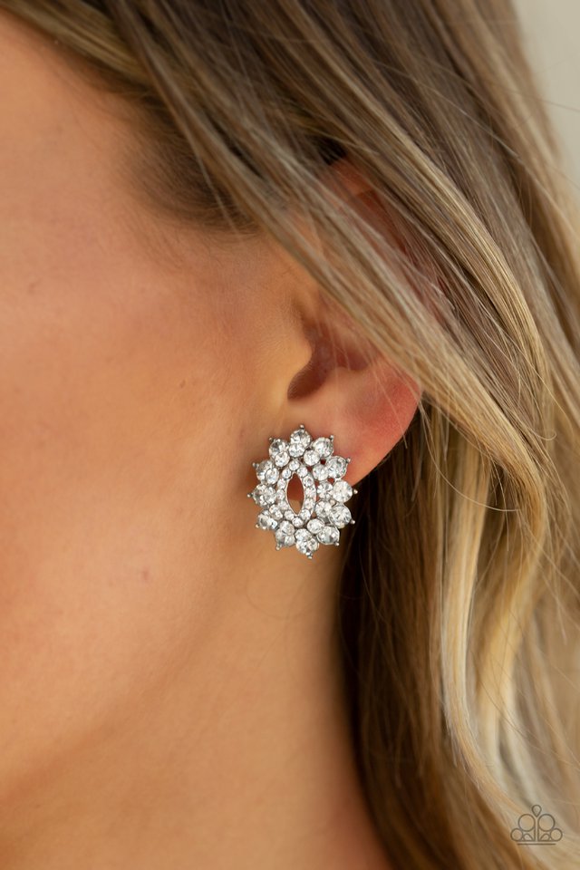 Paparazzi ♥ Brighten The Moment - White ♥ Clip-On