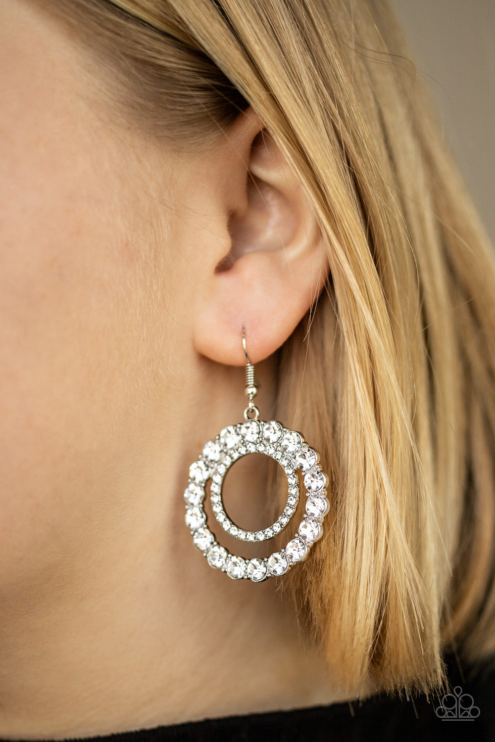 Paparazzi ♥ Spotlight Shout Out - White ♥ Earrings