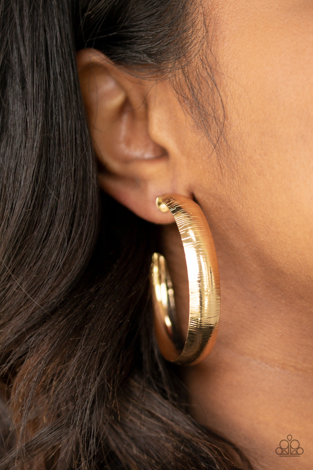 Paparazzi ♥ Hoop Wild - Gold ♥ Earrings