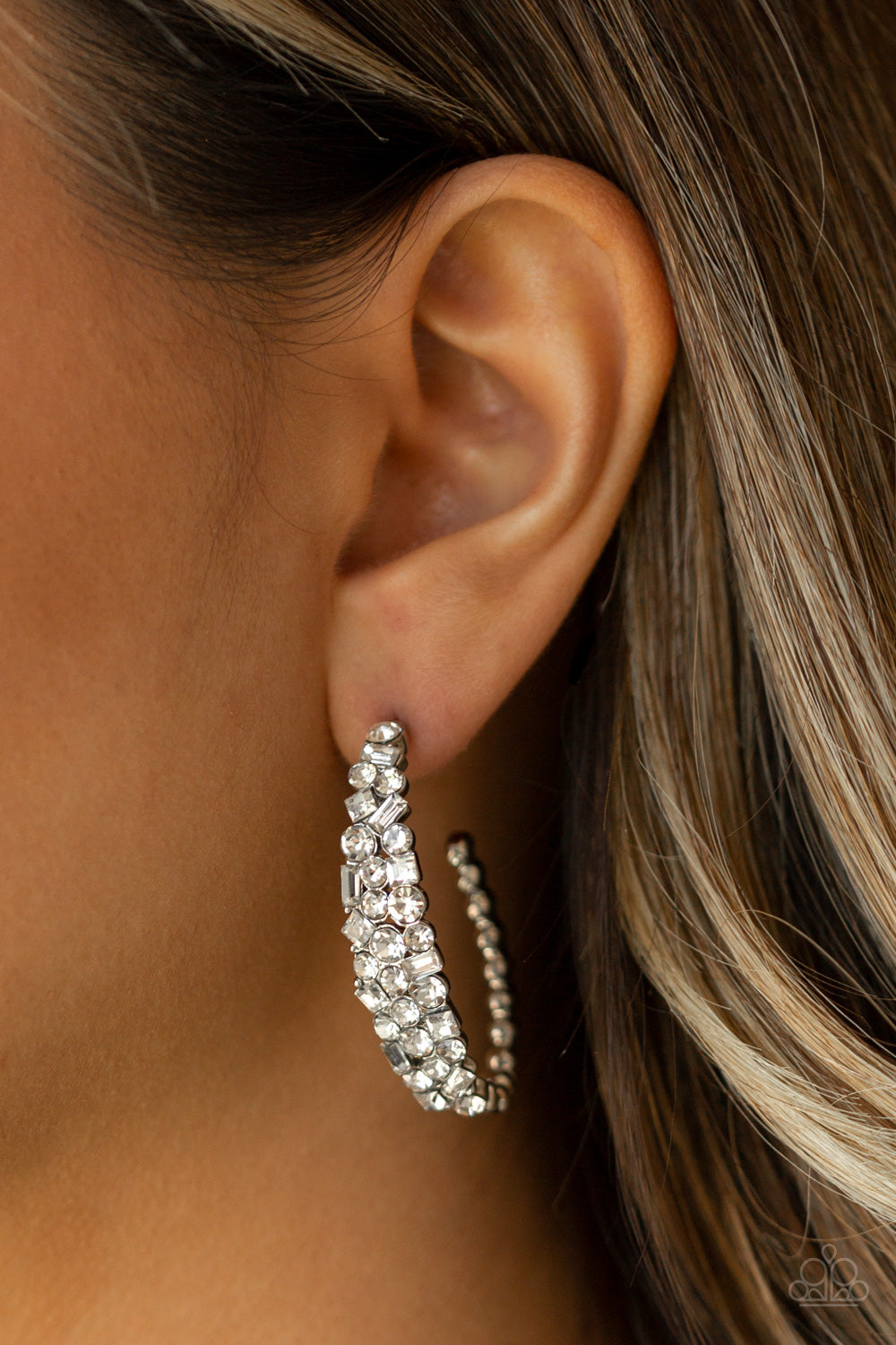 Paparazzi ♥ A GLITZY Conscience - Black ♥ Earrings