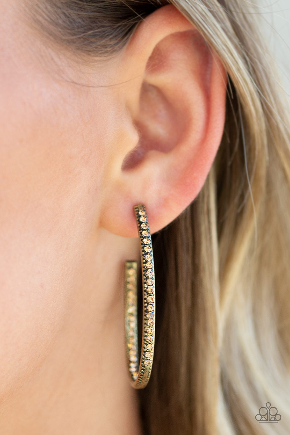 Paparazzi ♥ Globetrotting Glitter - Brass ♥ Earrings