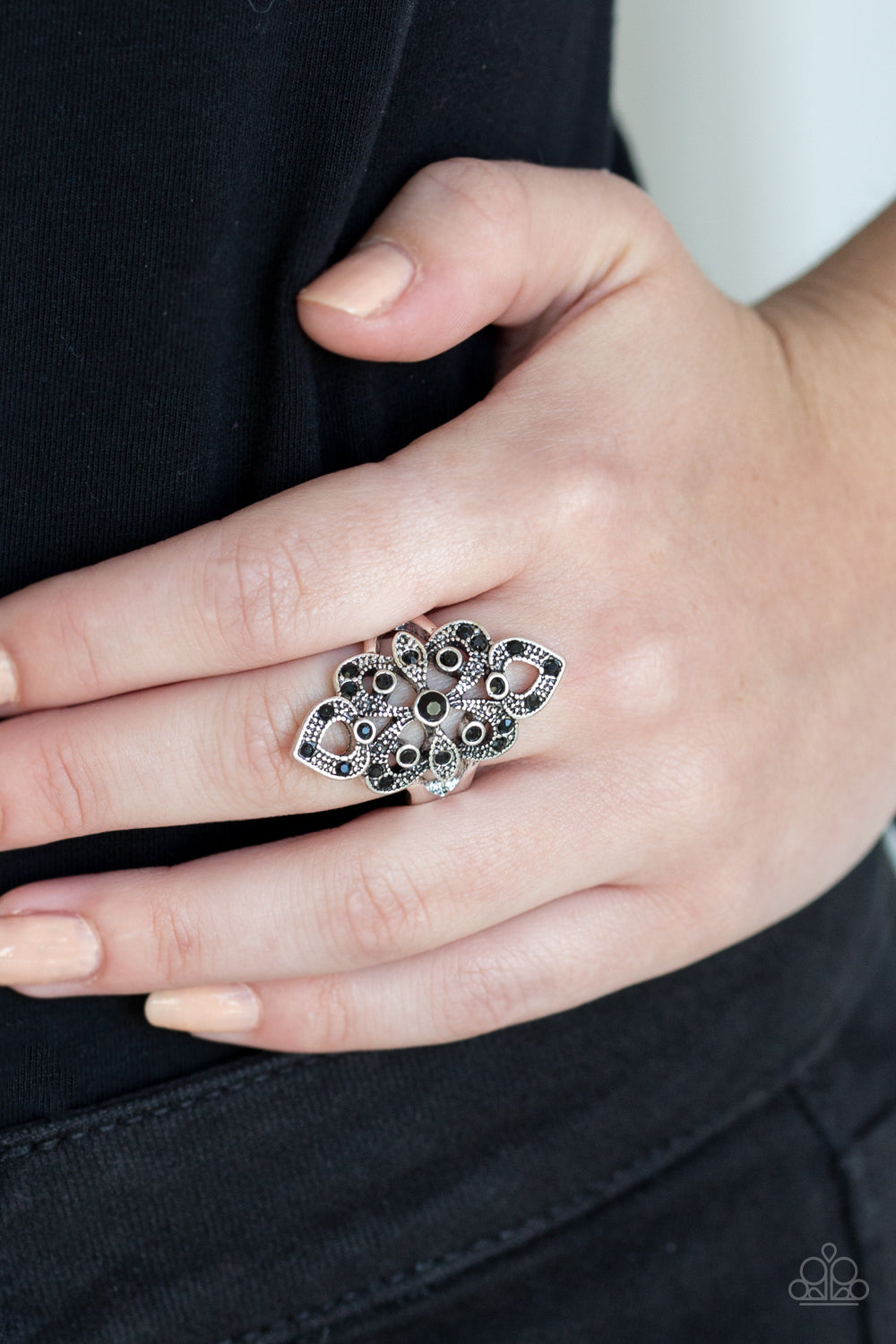 Paparazzi ♥ Princess Priss - Black ♥ Ring