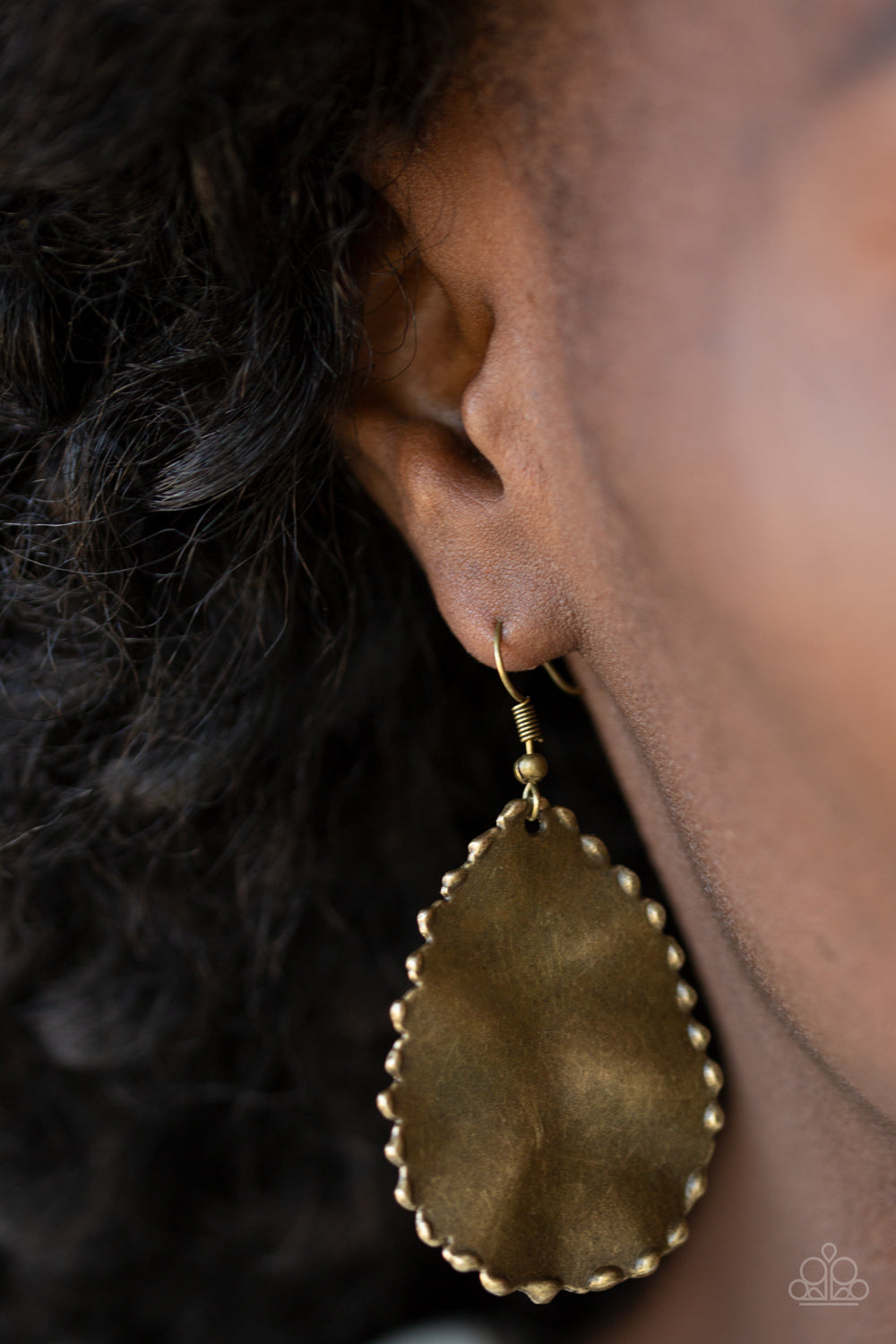 Paparazzi ♥ Trail Ware - Brass ♥ Earrings