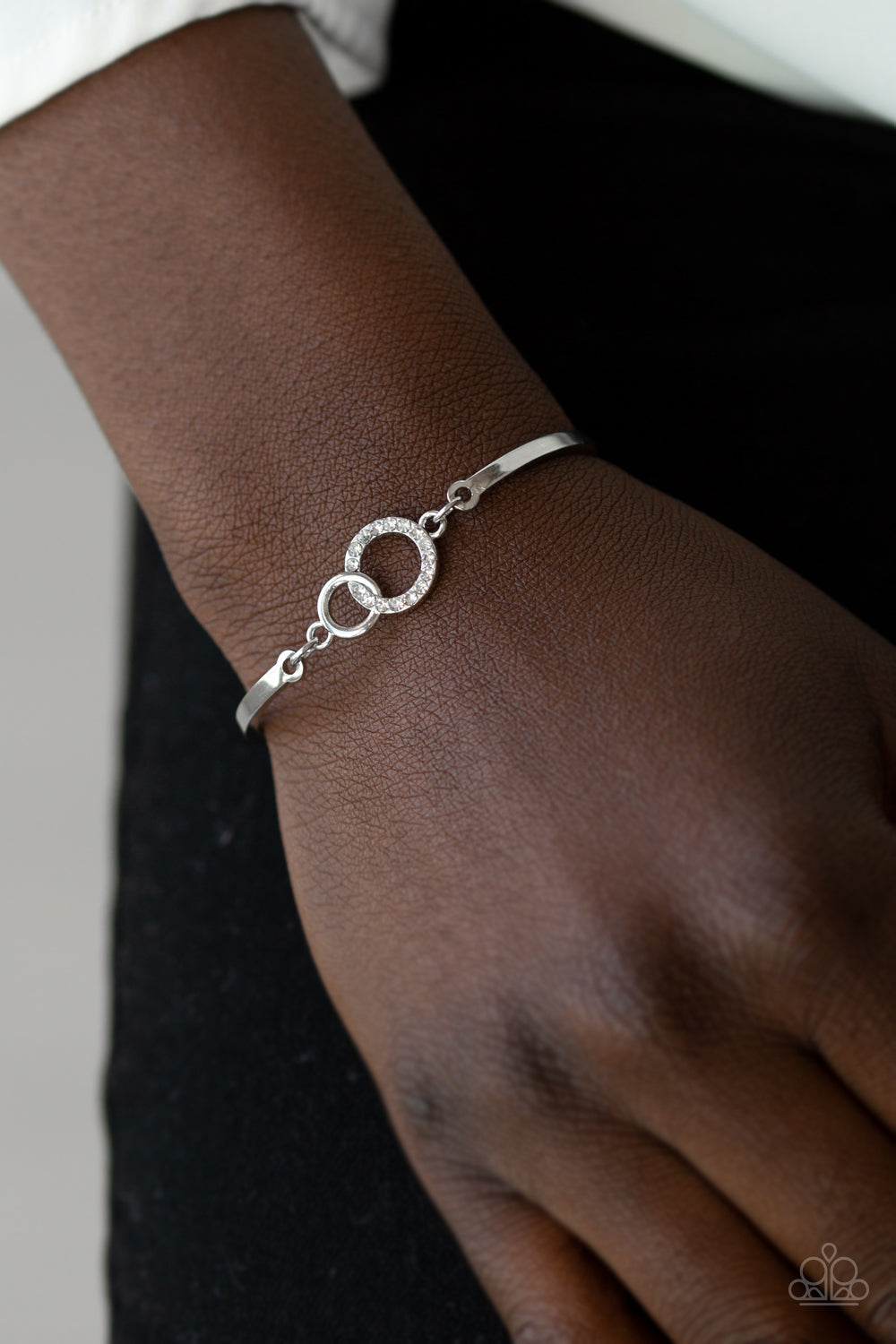Paparazzi ♥ Simple Sophistication - White ♥ Bracelet