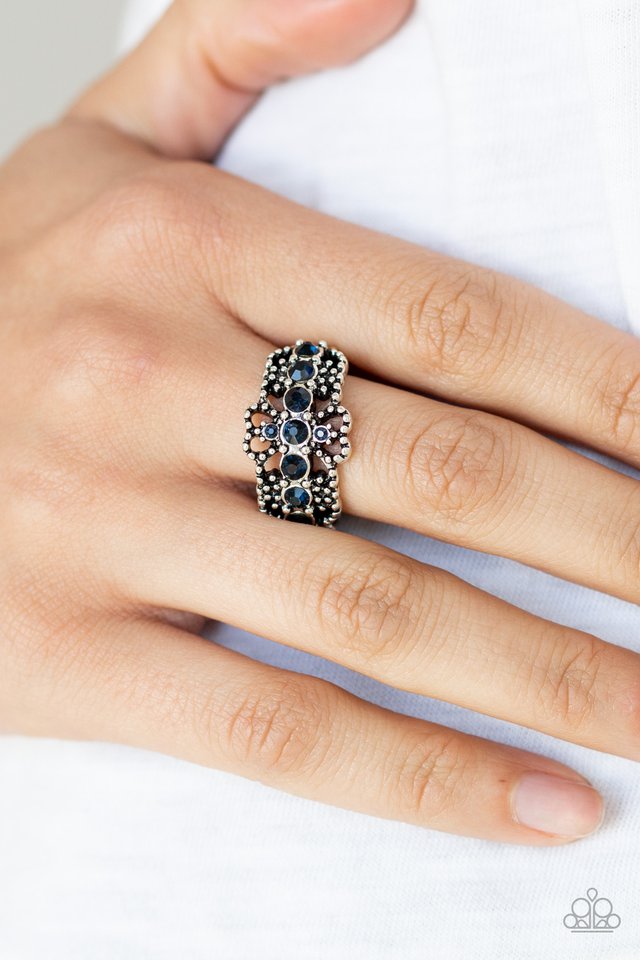 Paparazzi ♥ GLOW Your Mind - Blue ♥ Ring