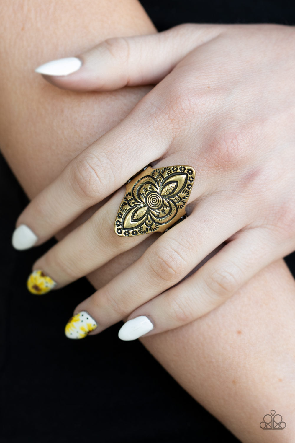 Paparazzi ♥ Tahiti Trek - Brass ♥ Ring