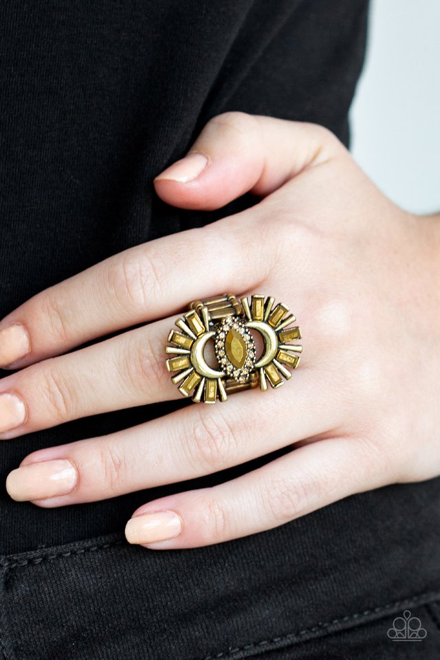 Paparazzi ♥ Deco Diva - Brass ♥ Ring