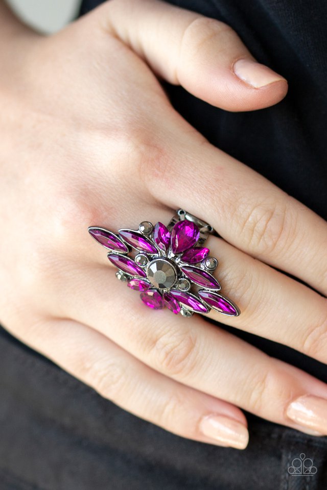 Paparazzi ♥ Stand Back - Pink ♥ Ring