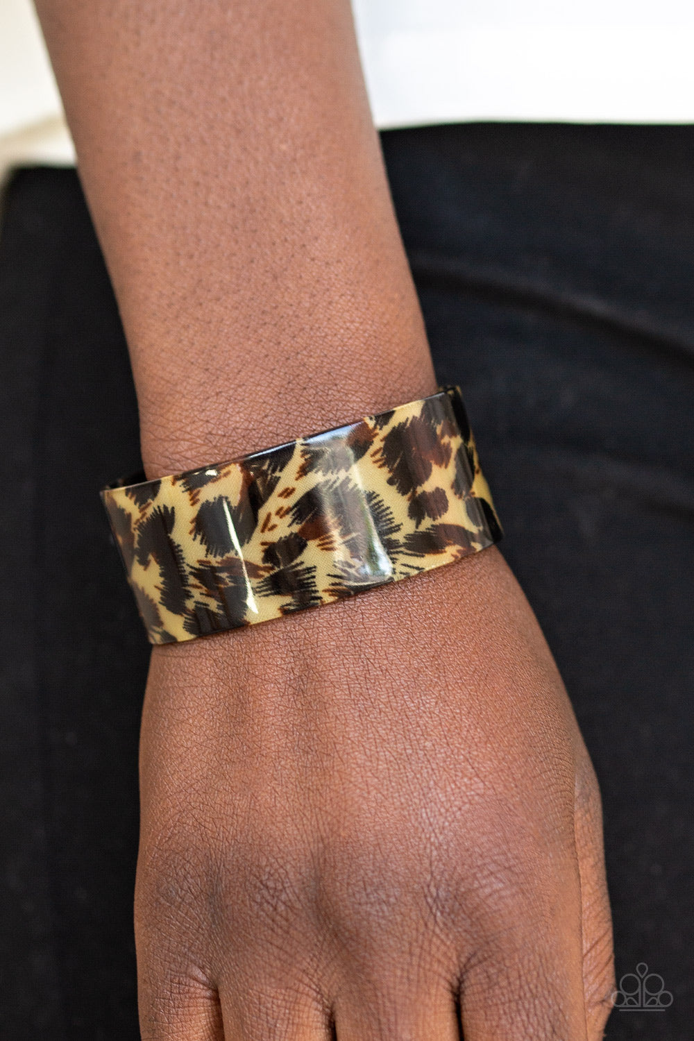 Paparazzi ♥ Wheres The Party? - Brown ♥ Bracelet