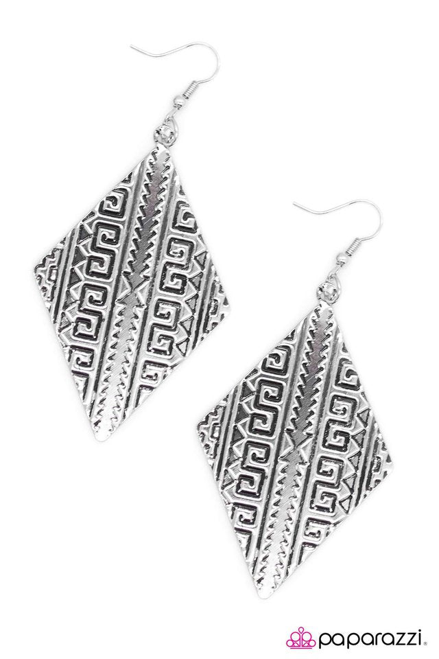 Paparazzi ♥ The Rest Is History - Silver ♥ Earrings
