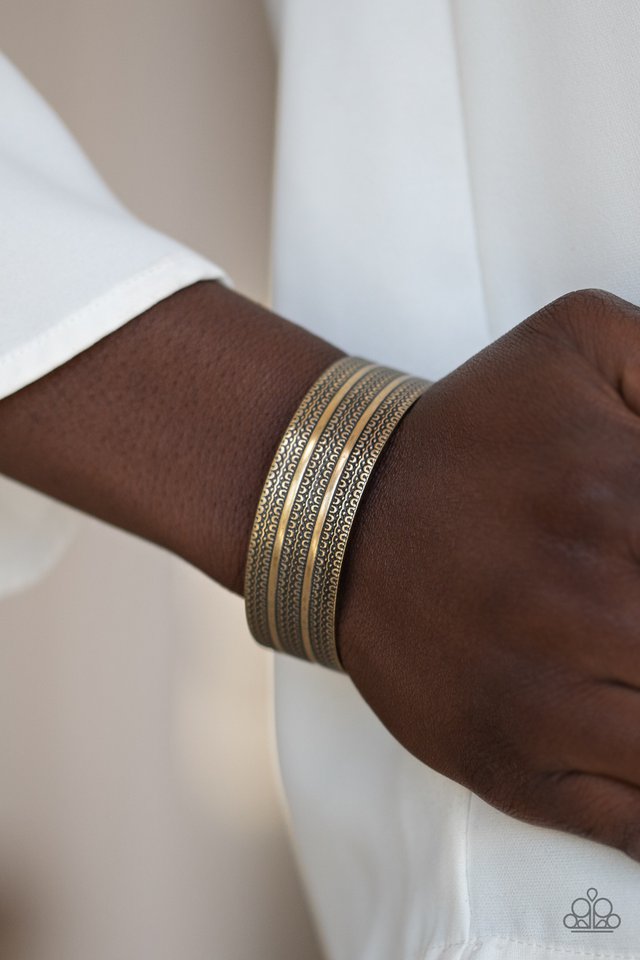 Paparazzi ♥ Patterned Plains - Brass ♥ Bracelet