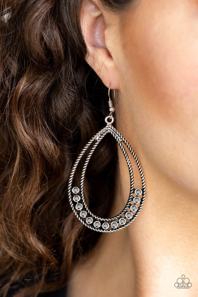 Paparazzi ♥ Glitz Fit - Silver ♥ Earrings