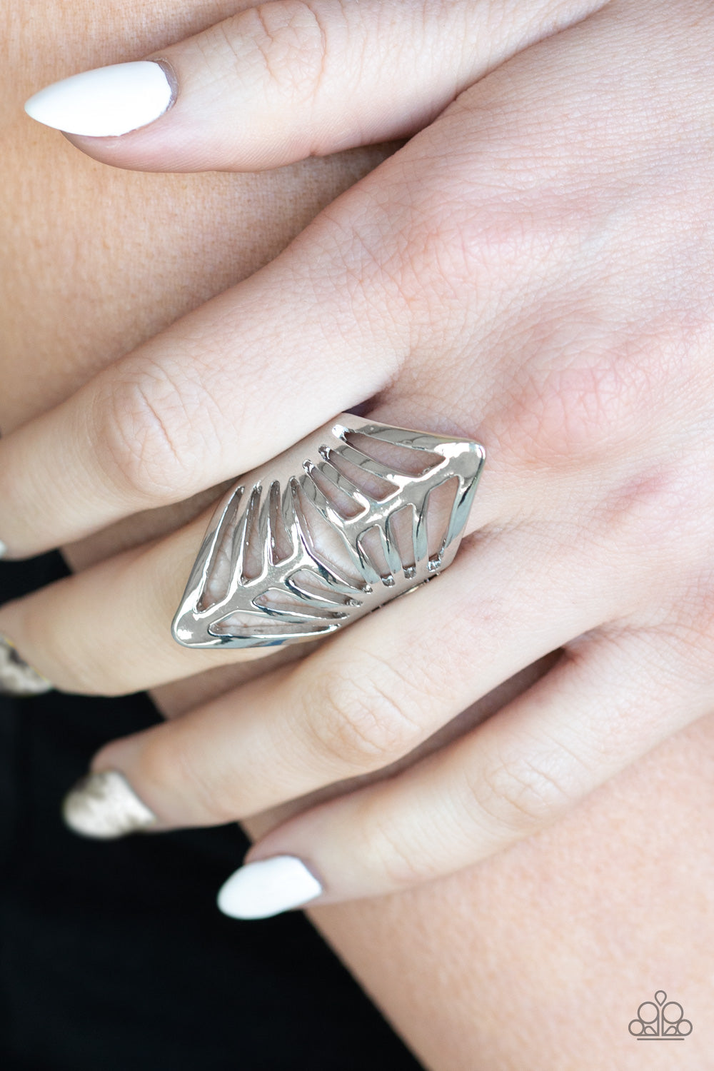 Paparazzi ♥ Deco Defender - Silver ♥ Ring