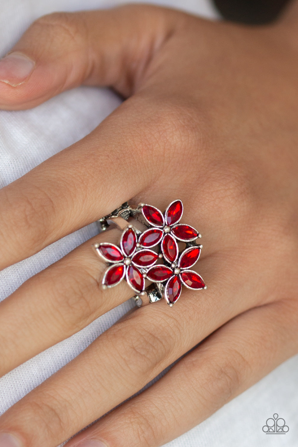 Paparazzi ♥ Gardenia Grandeur - Red ♥ Ring