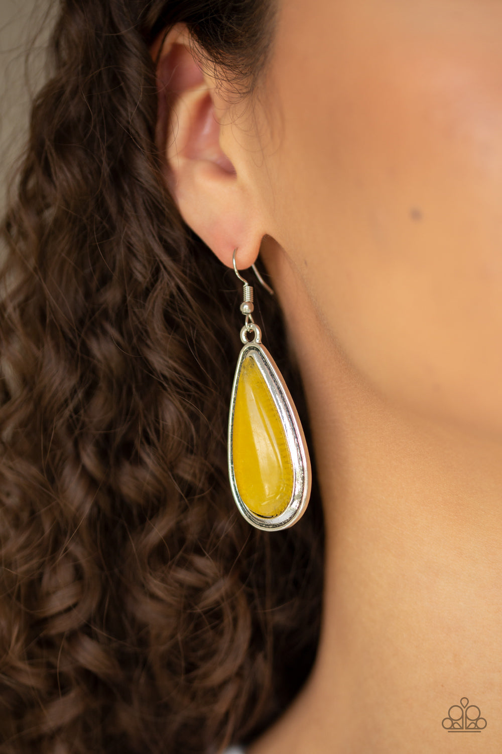 Paparazzi ♥ Oasis Sheen - Yellow ♥ Earrings