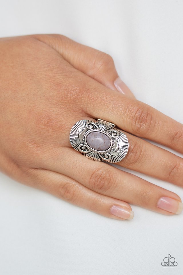 Paparazzi ♥ Oracle Oasis - Silver ♥ Ring