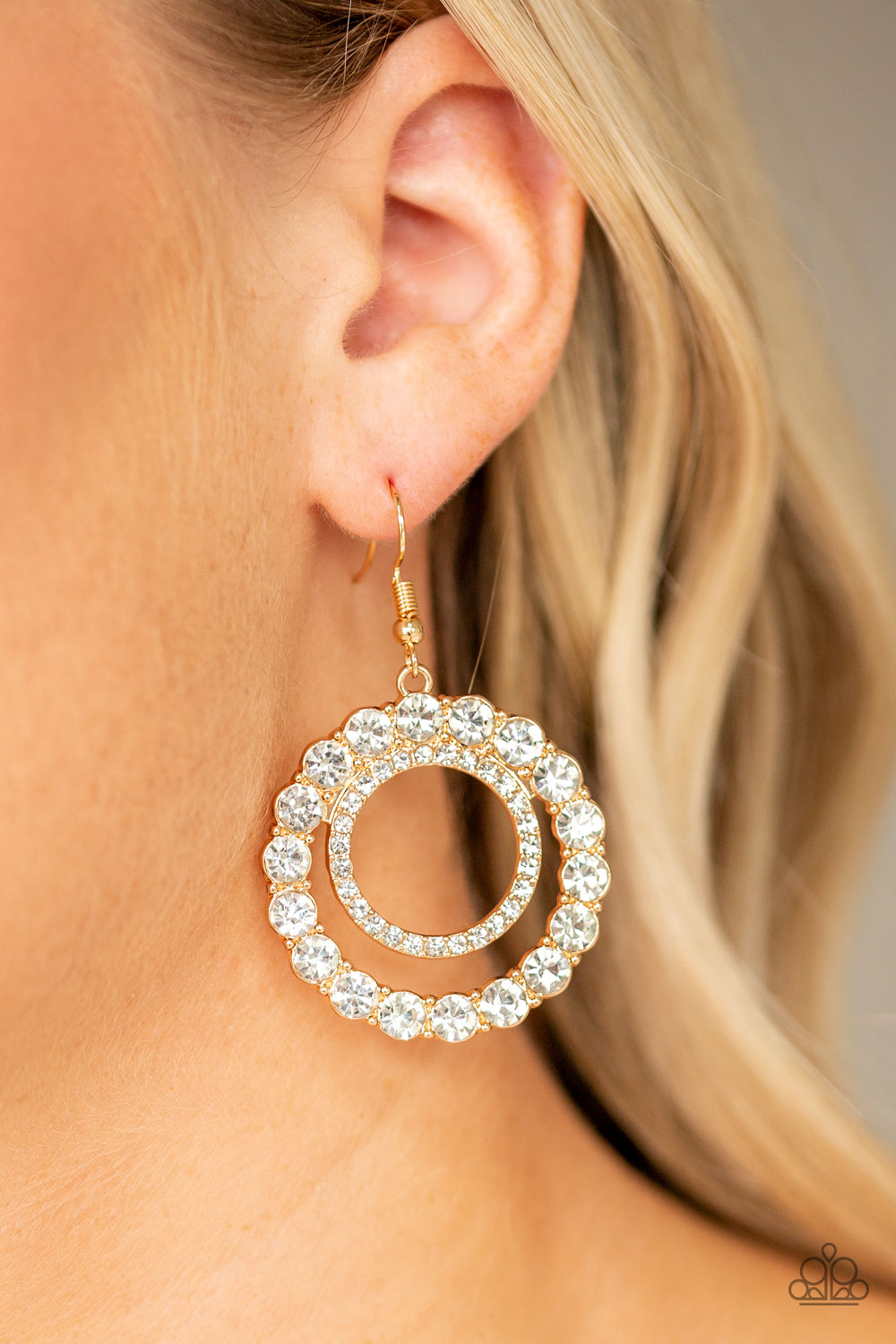 Paparazzi ♥ Spotlight Shout Out - Gold ♥ Earrings
