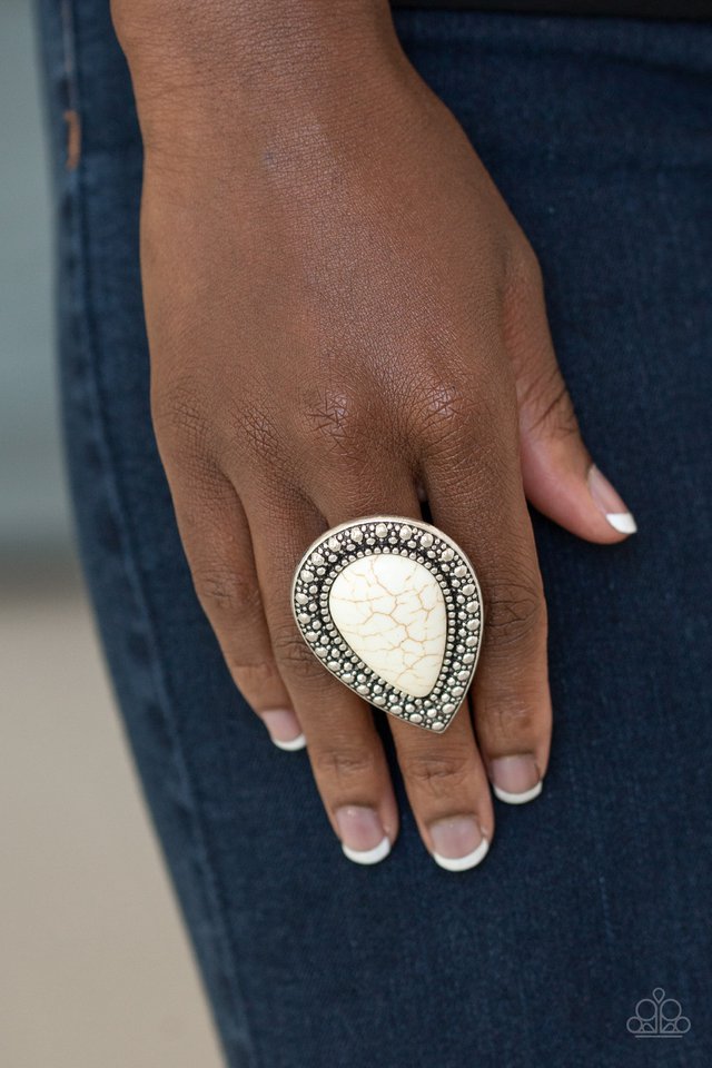 Paparazzi ♥ Santa Fe Storm - White ♥ Ring