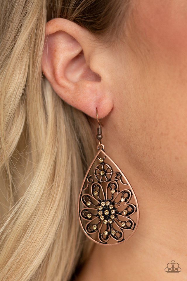 Paparazzi ♥ Flowering Finery - Copper ♥ Earrings