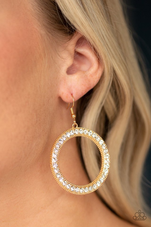 Paparazzi ♥ Haute Halo - Gold ♥ Earrings