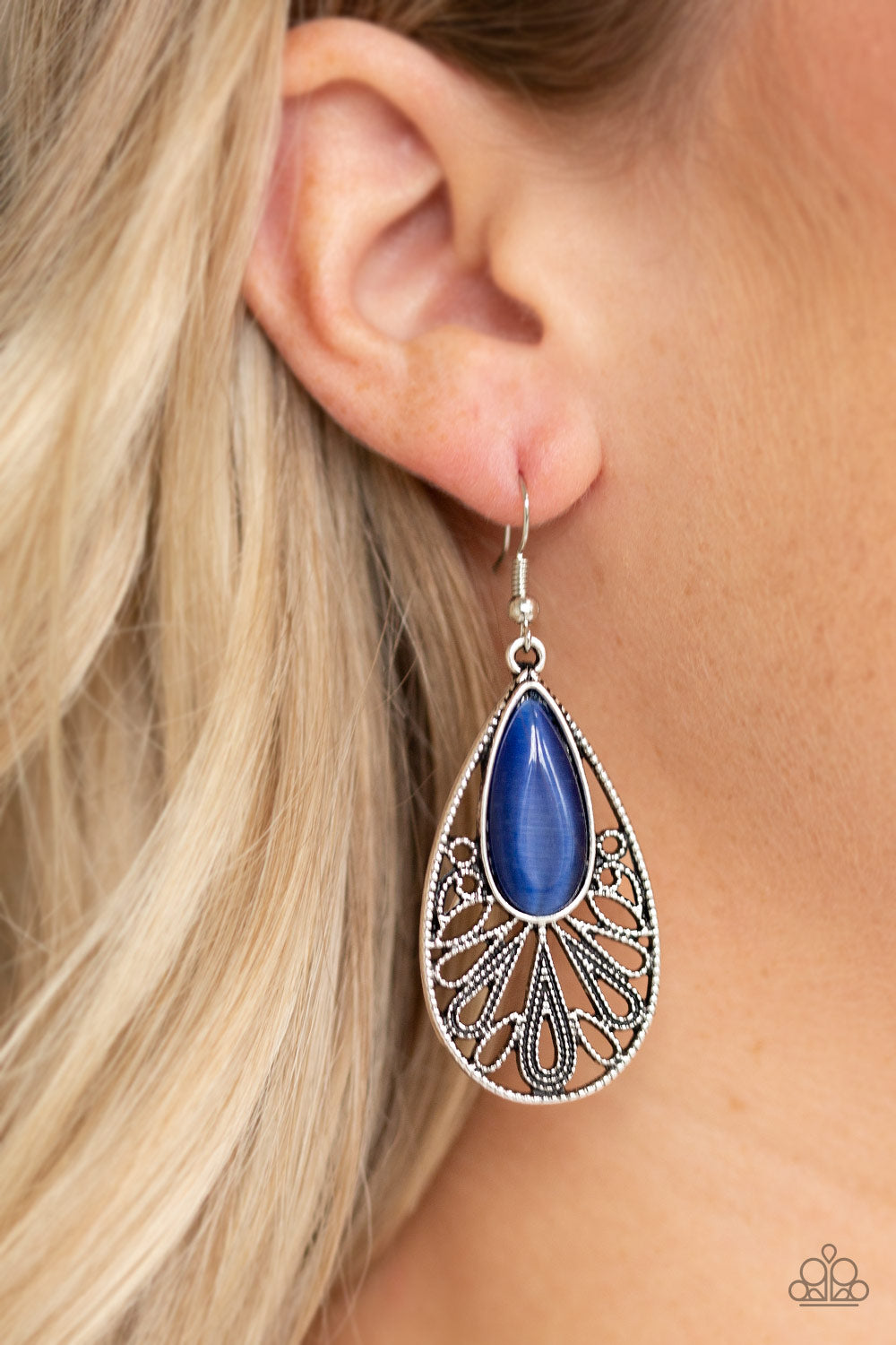 Paparazzi ♥ Glowing Tranquility - Blue ♥ Earrings