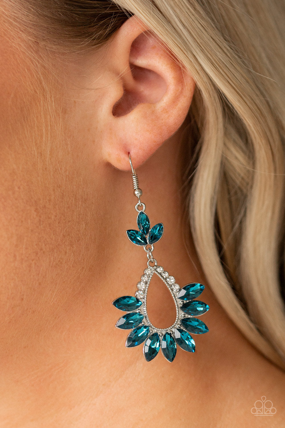 Paparazzi ♥ Extra Exquisite - Blue ♥ Earrings