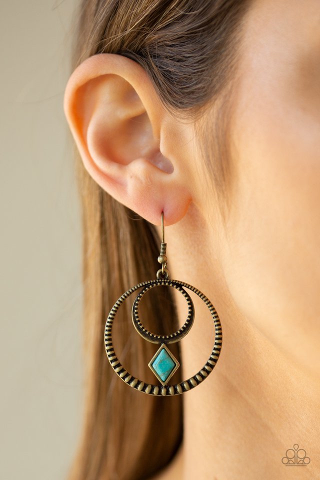 Paparazzi ♥ Tucson Tribute - Brass ♥ Earrings