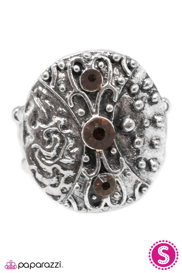 Paparazzi ♥ Queen Of Hearts - Brown ♥ Ring