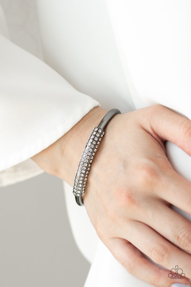 Paparazzi ♥ Day to Day Dazzle - Black ♥ Bracelet