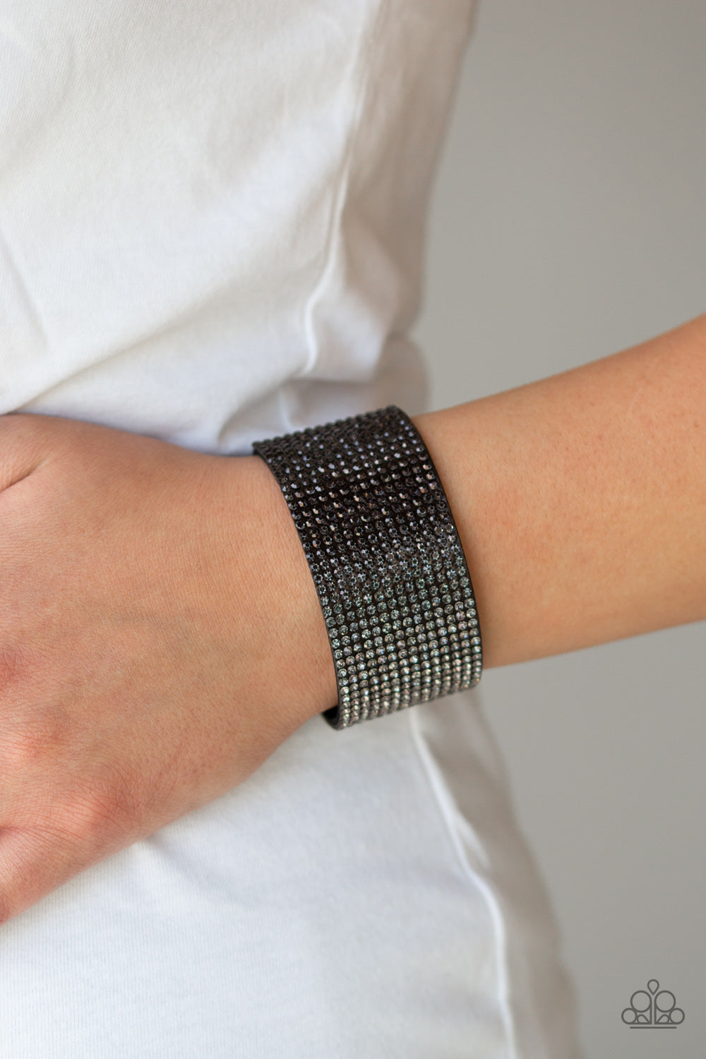 Paparazzi ♥ Fade Out - Black ♥ Bracelet