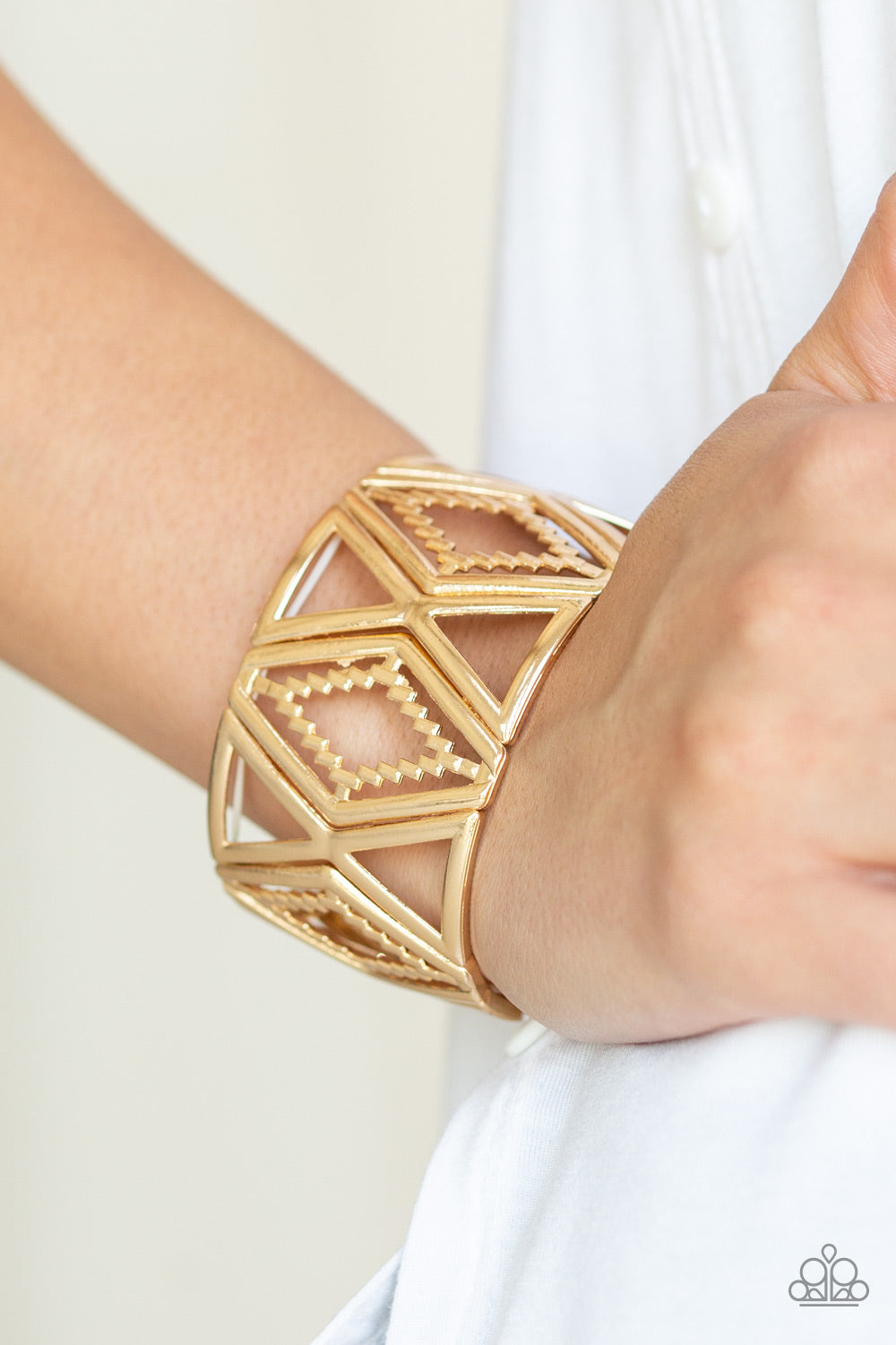 Paparazzi ♥ Textile Tango - Gold ♥ Bracelet