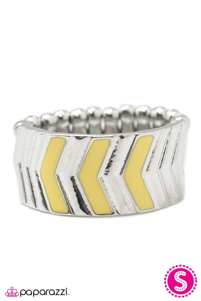 Paparazzi ♥ Follow Me! - Yellow ♥ Ring