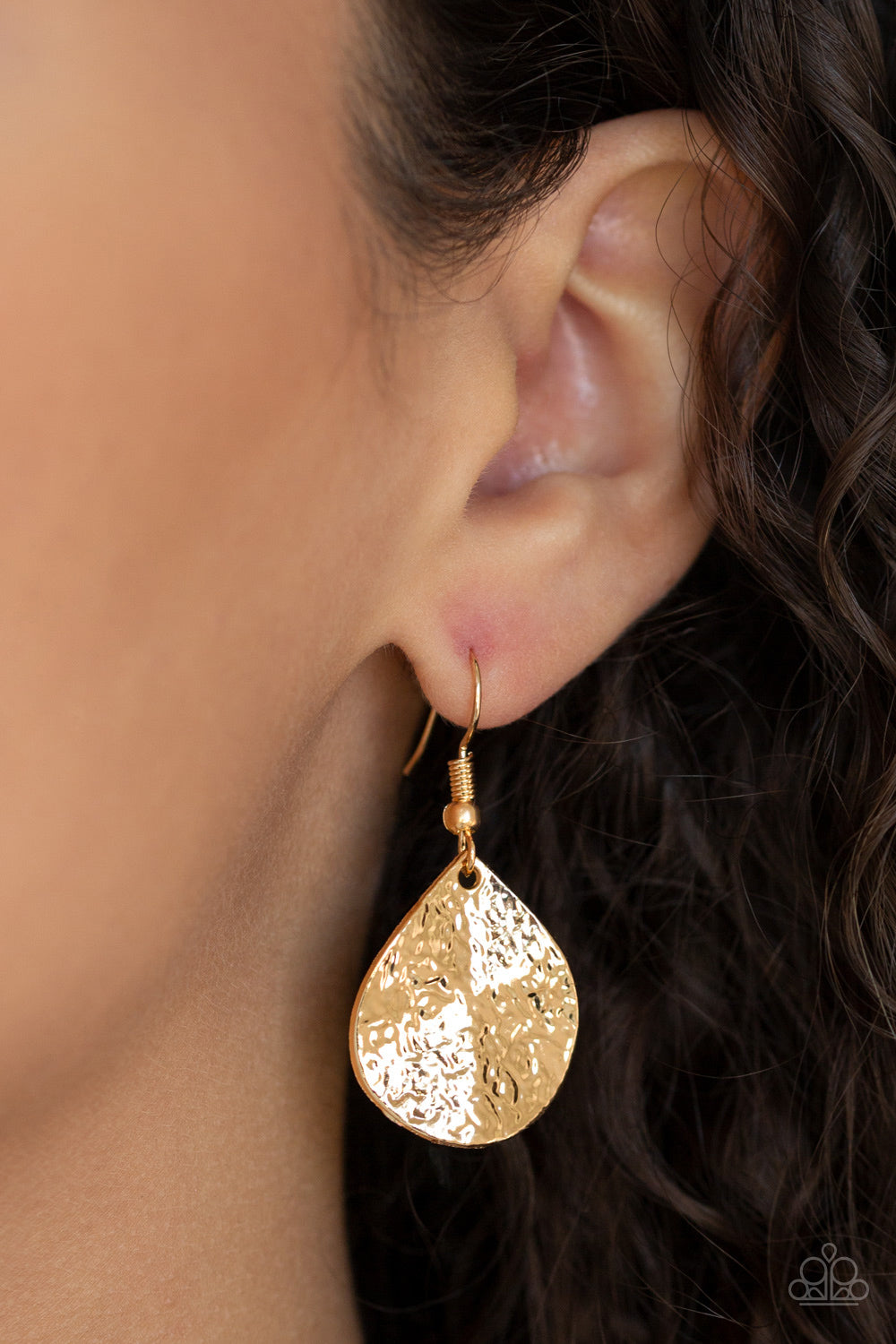 Paparazzi ♥ Texture Storm - Gold ♥ Necklace