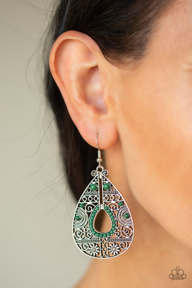 Paparazzi ♥ Malibu Gardens - Green ♥ Earrings