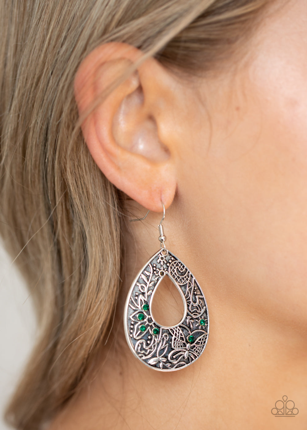 Paparazzi ♥ Botanical Butterfly - Green ♥ Earrings