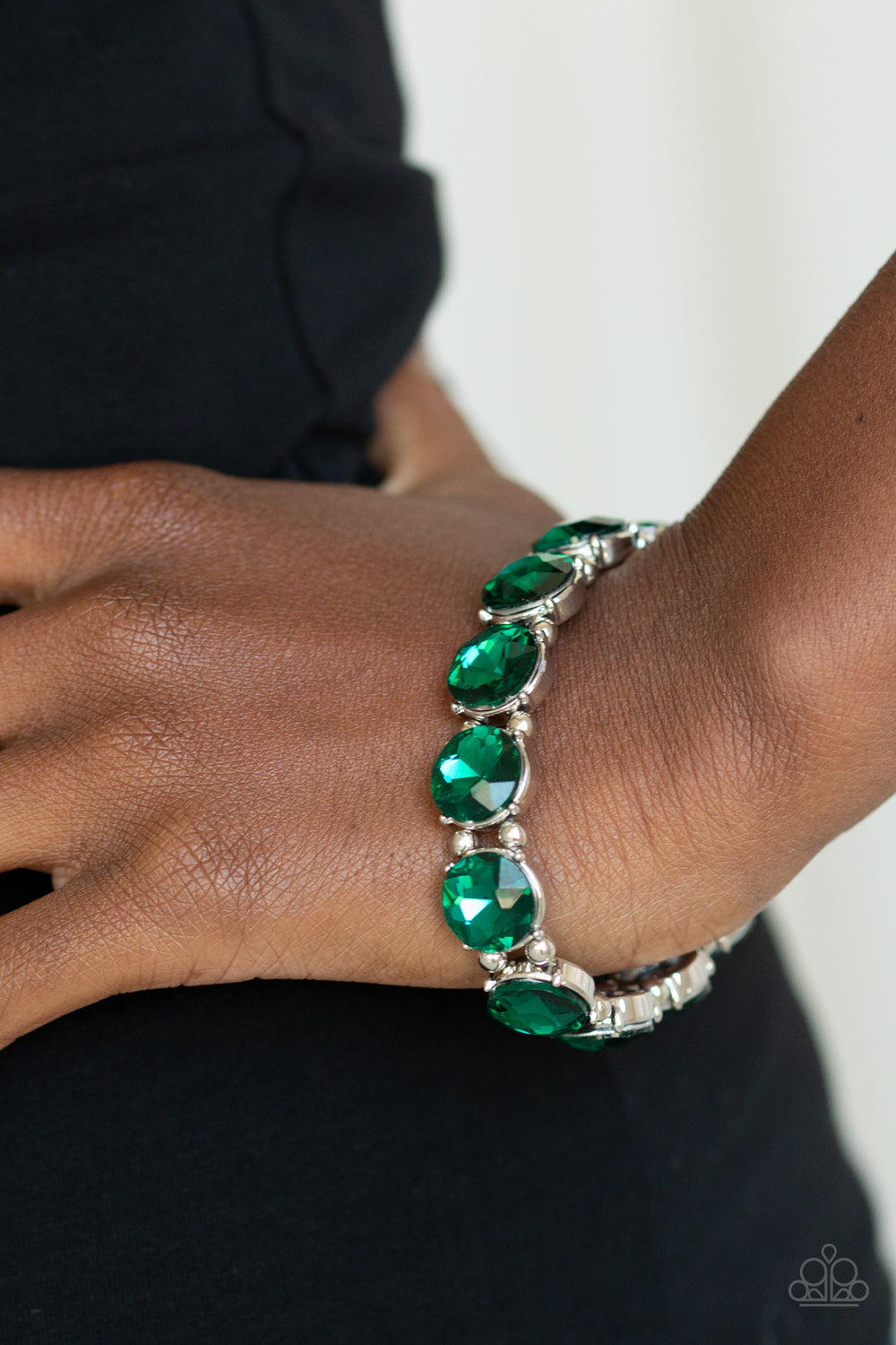 Paparazzi ♥ Glitzy Glamorous - Green ♥ Bracelet